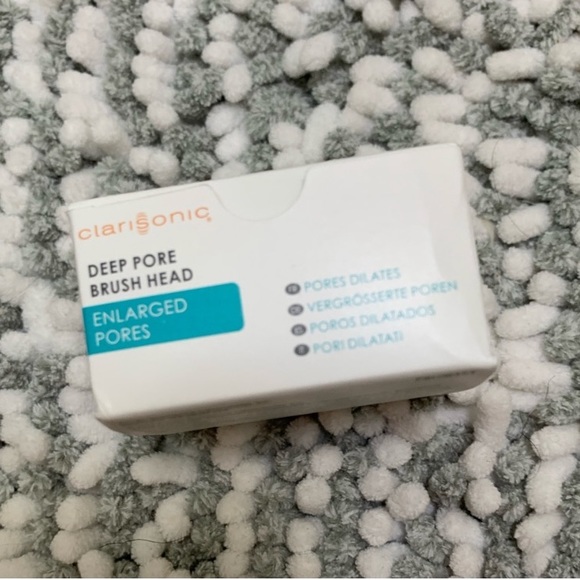 NIB Clarisonic brush - Picture 2 of 2